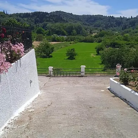 Semesterbostad Niko's Blue In Kavvadades *